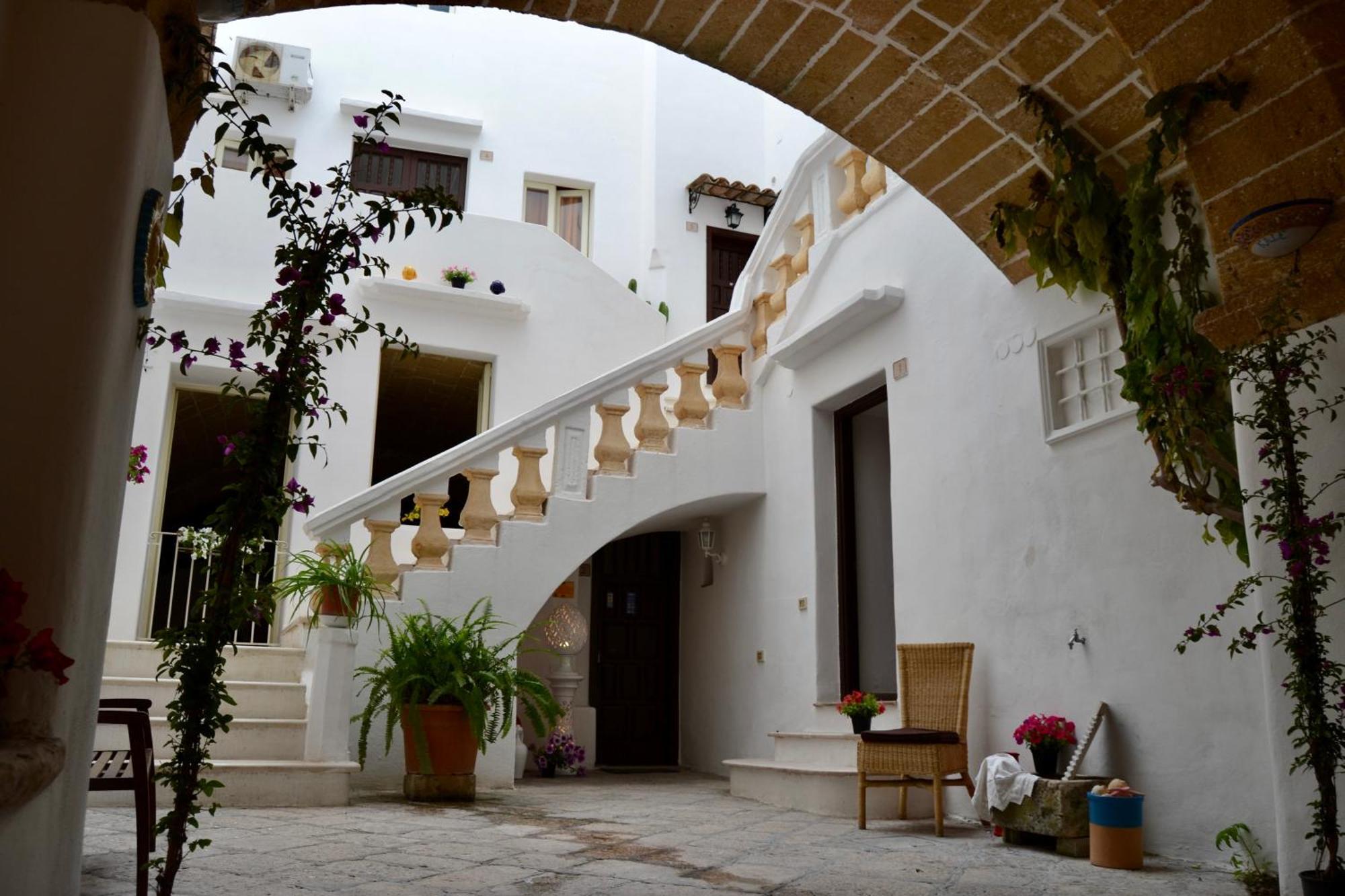 Kallistos Suites & Apartments Gallipoli Eksteriør billede