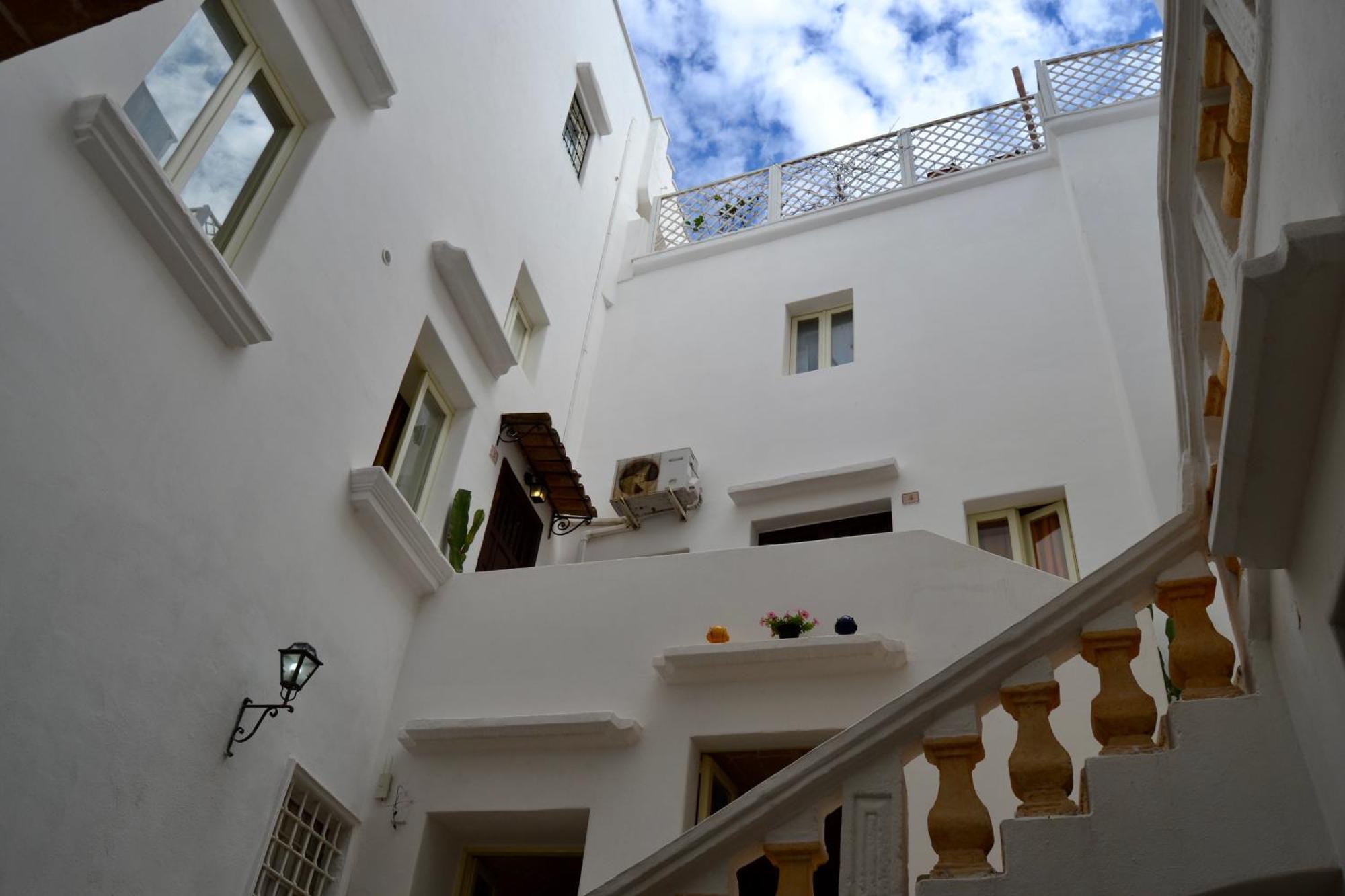 Kallistos Suites & Apartments Gallipoli Eksteriør billede